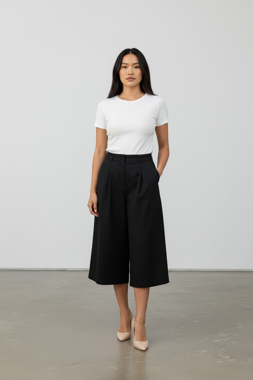 Jupe culotte noire – Élégance minimaliste
