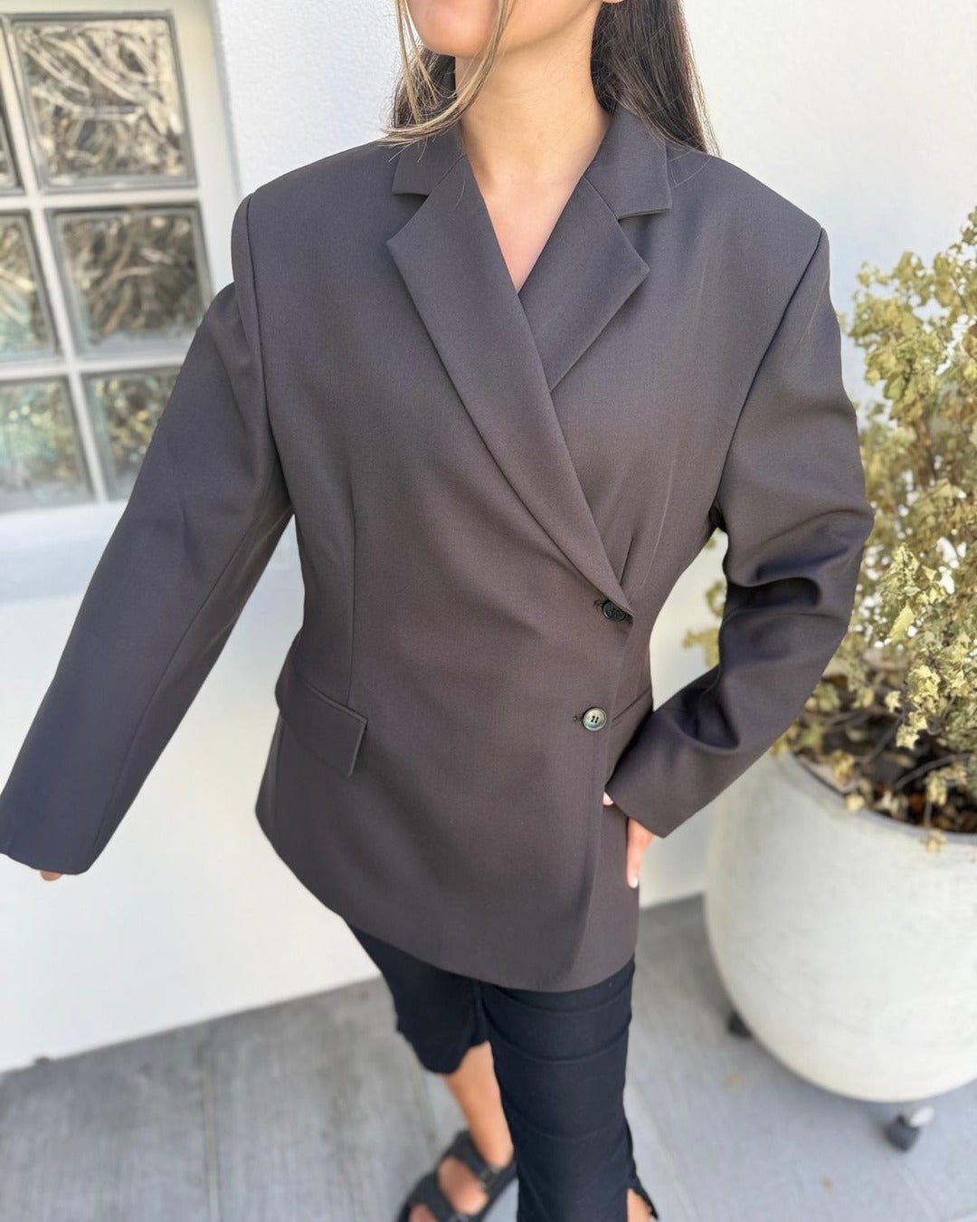Blazer croisé à épaulettes: l'atout chic de votre garde-robe - Modèle ONYX - NAC Collection