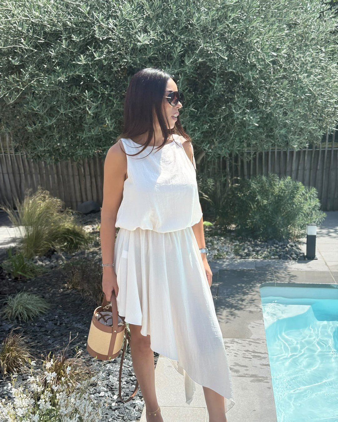 Robe classique asymétrique sans manche. Modèle VOILE - NAC Collection