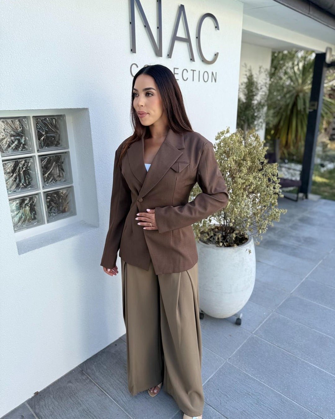 Blazer cintré à épaulettes pour une silhouette élégante - Modèle DUNE - NAC Collection