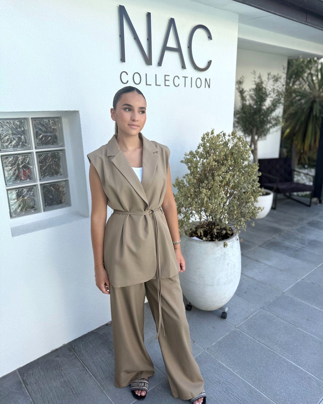Ensemble gilet sans manches et pantalon large taupe - Modèle FAUVE - NAC Collection