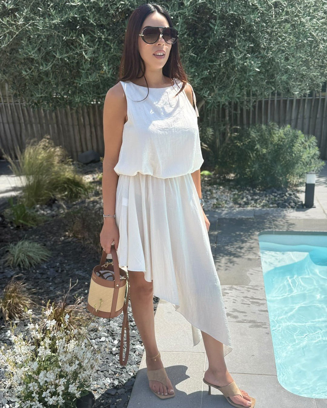 Robe classique asymétrique sans manche. Modèle VOILE - NAC Collection