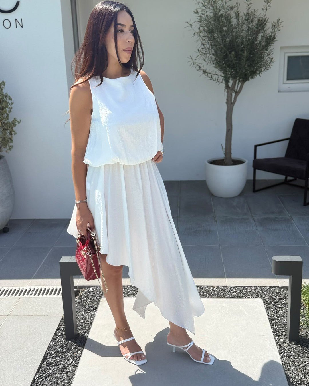 Robe classique asymétrique sans manche. Modèle VOILE - NAC Collection