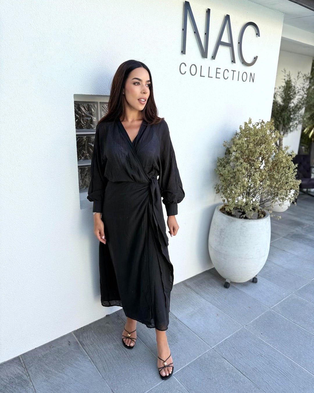 Robe portefeuille noire - Modèle ONDE - NAC Collection